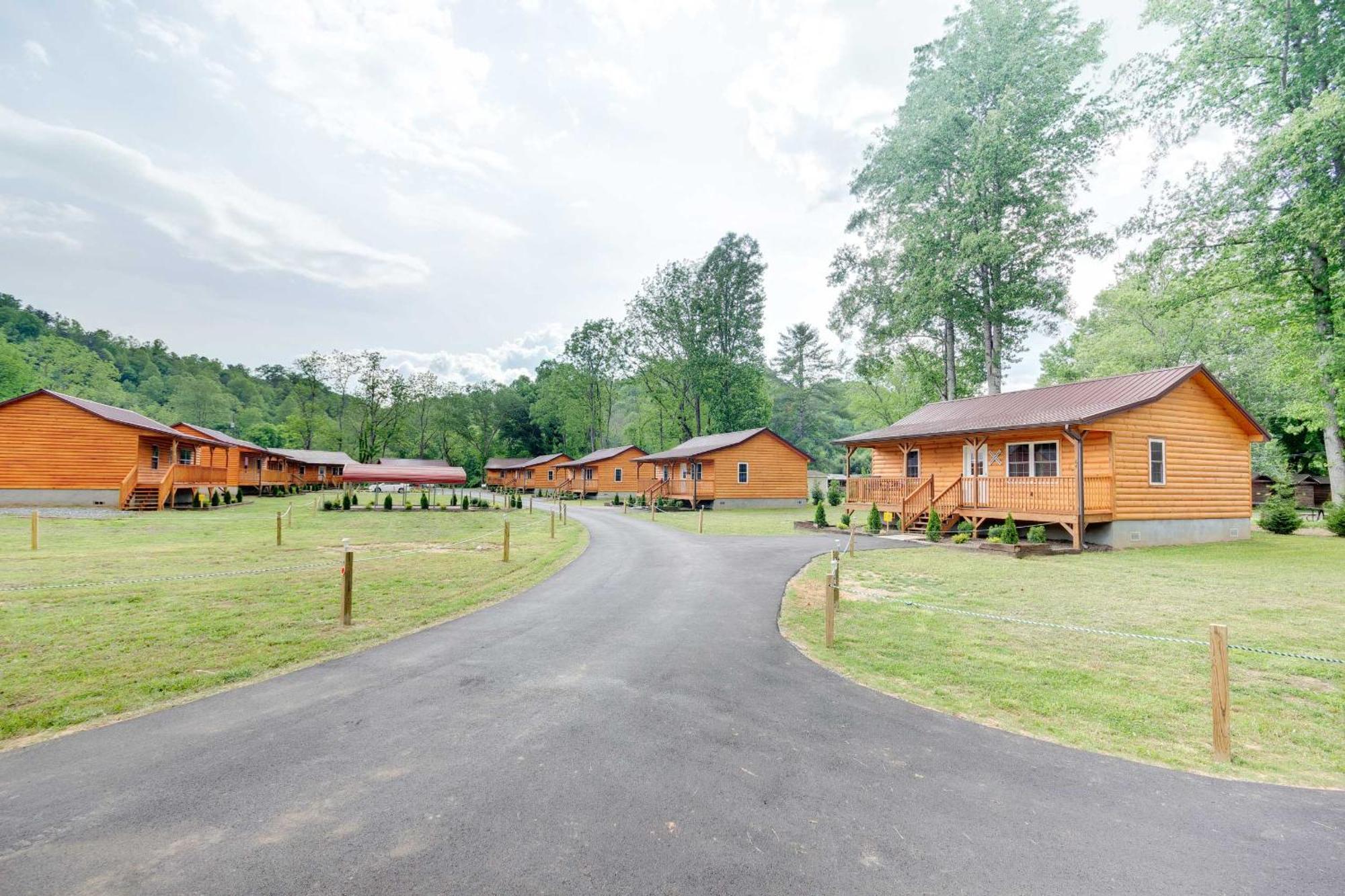 Cozy Smoky Mountain Cabin By Tuckasegee River! Bryson City Exterior photo